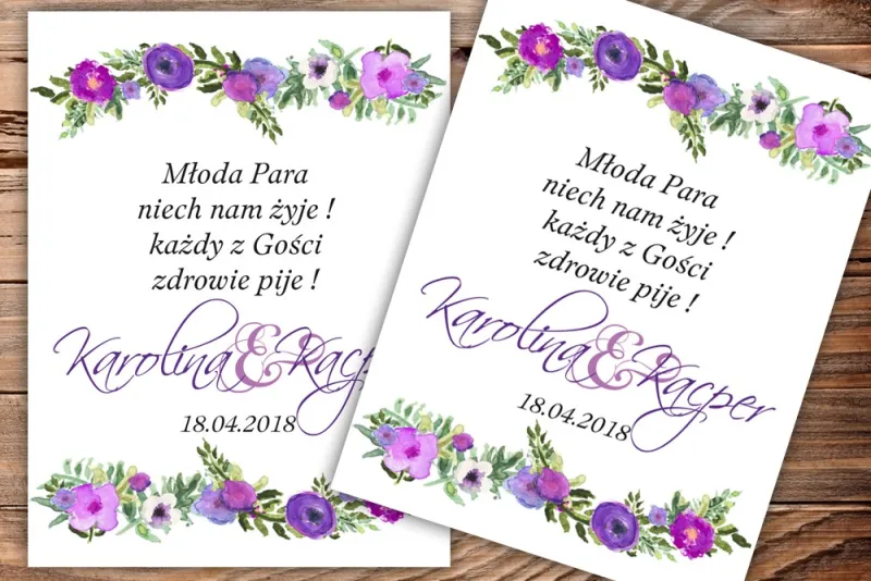 Etykiety samoprzylepne na butelki weselne, ślubne z grafiką fioletowych drobnych kwiatów Etykiety samoprzylepne na butelki weselne, ślubne z grafiką fioletowych drobnych kwiatów