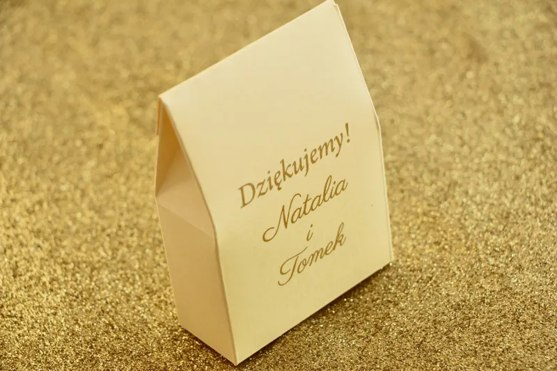 Pudełeczko na słodkości w stylu Glamour jako podziękowania dla gości weselnych. Kolor Waniliowy Pudełeczko na słodkości w stylu Glamour jako podziękowania dla gości weselnych. Kolor Waniliowy
