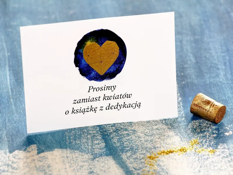 Bilecik ze złoceniem do zaproszeń ślubnych. Złote serce na tle nocnego nieba Księżycowa Noc nr 1 Bilecik ze złoceniem do zaproszeń ślubnych. Złote serce na tle nocnego nieba Księżycowa Noc nr 1