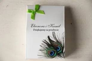 Eine Schachtel für Süßigkeiten als Dankeschön an die Hochzeitsgäste. Pfauenstift-Kunstwerk