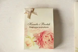 Eine Schachtel für Süßigkeiten als Dankeschön an die Hochzeitsgäste. Grafik mit Pfingstrose in einem Pastellton von Hellrosa