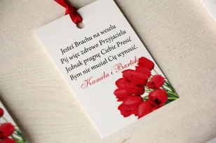 Blumenanhänger für Hochzeitsflaschen mit roten Tulpen