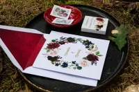 Złocone Zaproszenia Ślubne Burgundowe Piwonie | Orini nr 1