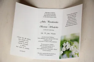 Zarte Hochzeitseinladungen mit Maiglöckchen mit einem dekorativen Anhänger mit Reim - Innenseite der Einladung