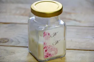 Kerzen - neue Danksagungen und Geschenke für Hochzeitsgäste. Zarte Nelken mit einem kühlen, blassrosa Farbton