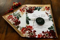 Eleganckie Jednokartkowe Zaproszenia na Wesele z Motywem Stokrotek | Bordowe Kolory
