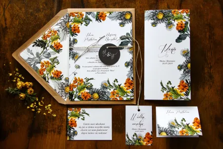 Botanische Ein-Karten-Hochzeitseinladungen mit gelbem Blumenmotiv, gebrochen mit grauen Accessoires;