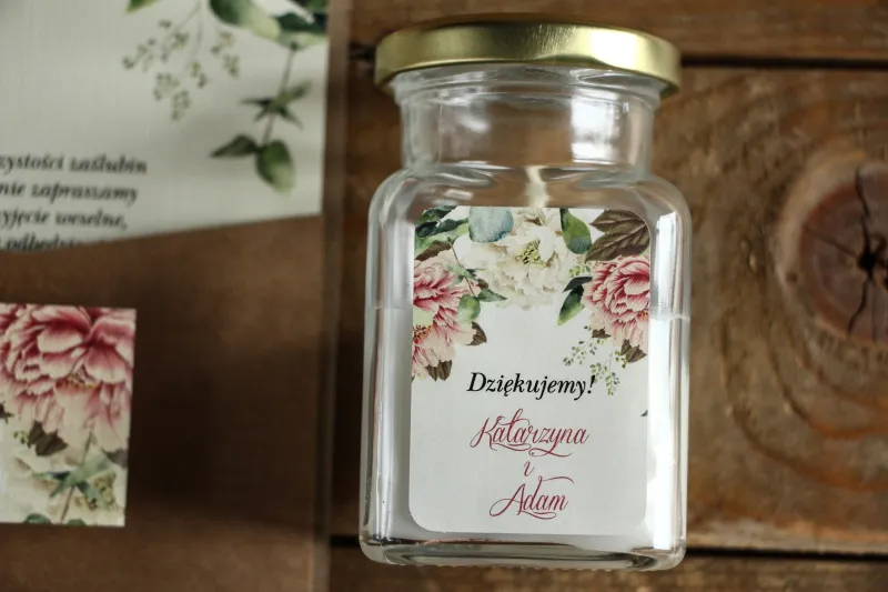 Kerzen - Danksagungen und Geschenke für Hochzeitsgäste. Etikett mit weißen und rosa Pfingstrosen und Eukalyptuszweigen Kerzen - Danksagungen und Geschenke für Hochzeitsgäste. Etikett mit weißen und rosa Pfingstrosen und Eukalyptuszweigen