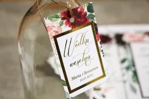 Złocone Zawieszki na alkohol w stylu Glamour. Burgundowe i bordowe piwonie oraz dalie, z dodatkiem różu