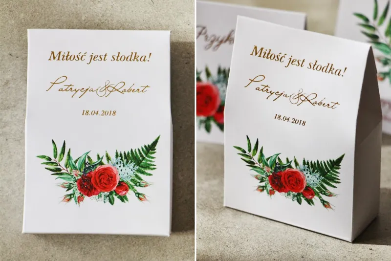 Ślubne pudełeczko na słodkości dla gości weselnych ze złoceniem oraz czerwonymi różami i leśną paprocią - Cykade nr 2