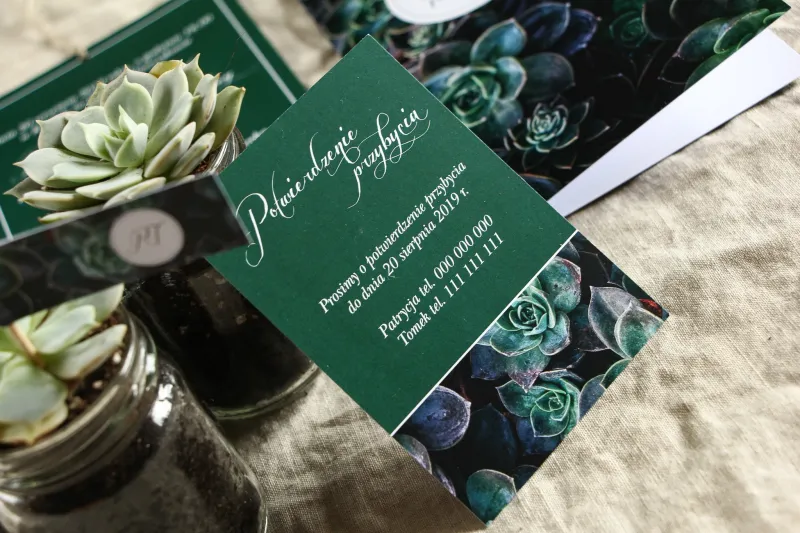 Bilecik do botanicznych zaproszeń ślubnych. Grafika z eukaliptusami