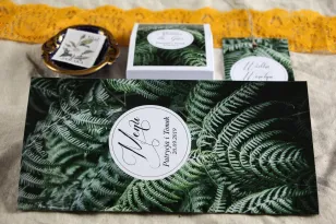 Menu weselne na stół - Botaniczny styl z grafiką z liśćmi paproci