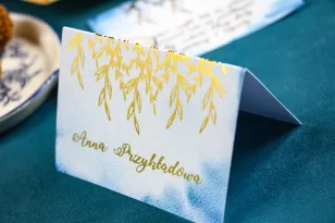 Blaue Hochzeitsvignetten mit Vergoldung. Visitenkarten für den Hochzeitstisch