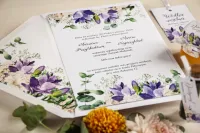 Fioletowe Zaproszenia Ślubne z Piwoniami - Eleganckie A5