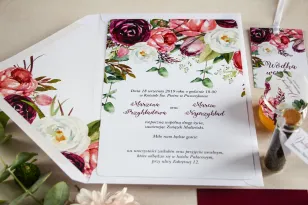Zaproszenia ślubne z różowymi i purpurowymi piwoniami i tulipanami