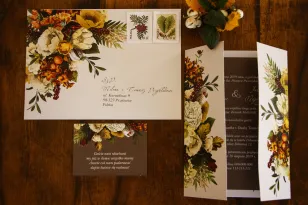 Herbstliche Hochzeitseinladungen mit einem botanischen Strauß im Vintage-Stil.