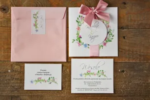 Zaproszenie ślubne z kokardą i kolorową kopertą - Akwarele nr 4 - Pastelowe fiołki z dodatkiem zieleni
