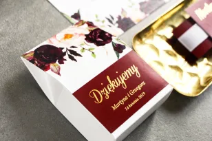 Süße Schachtel als Dankeschön für Hochzeitsgäste - Burgundy Grafik mit Rosen, Farnen und Eukalyptus