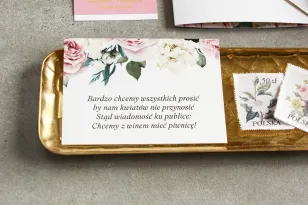 Różowe Bilecik do zaproszeń ślubnych z różami i białymi piwoniami