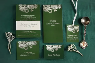 Eleganckie zielono – srebrne zaproszenia ślubne w stylu glamour ze srebrną, perłową opaską - zestaw próbny