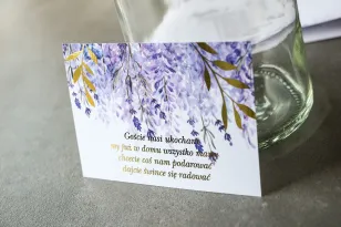 Lila Ticket für Hochzeitseinladungen mit Heidekraut und vergoldeten Zweigen im Glamour-Stil