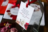 Zawieszki na Wódkę Weselną Bordowe Róże | Akwarele nr 24