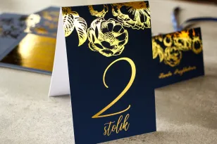 Granatowe Numery stolików w stylu Glamour ze złoceniem grafiki róż
