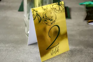 Goldene Tischnummern im Glamour-Stil mit grüner Rosengrafik