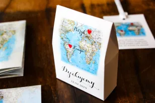 Danke an die Gäste. Eine Schachtel für Süßigkeiten mit einer Weltkartengrafik für Paare aus verschiedenen Ländern.
