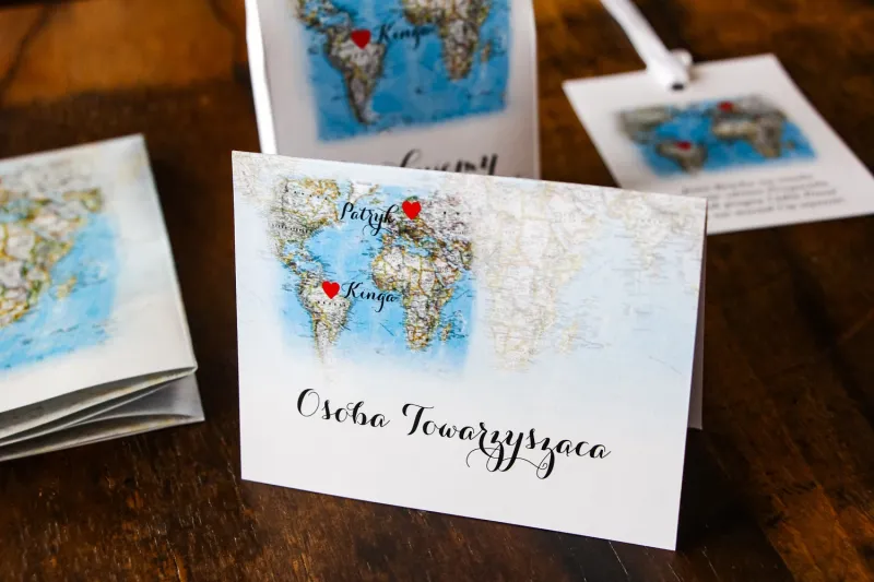 Winietki ślubne z mapą Świata dla par pochodzących z różnych krajów