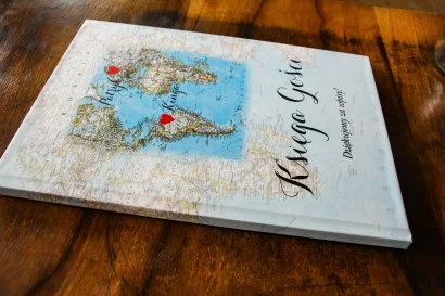 Personalizowana Księga Gości z Motywem Mapy Świata | Podróżniczy Akcent | Mapa Uczuć nr 3
