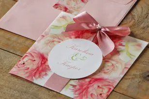 Hochzeitseinladung mit Schleife und farbigem Umschlag - Aquarelle Nr. 9 - rosa Pfingstrosen