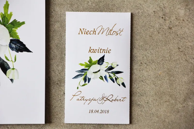 Podziękowania ślubne ze złoceniem, białymi anemonami, granatem i zielenią - Nasiona Cykade nr 3 Podziękowania ślubne ze złoceniem, białymi anemonami, granatem i zielenią - Nasiona Cykade nr 3