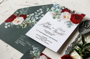 Hochzeitseinladungen mit burgunderroten und rosa Pfingstrosen im Glamour-Stil mit silbernem Text