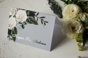 Hochzeitsvignetten mit weißen Rosen im Glamour-Stil mit silbernem Text mit einer dominanten Farbe von zartem Grau