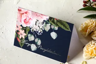 Marineblaue Hochzeitsvignetten mit Pfingstrose im Glamour-Stil mit silbernem Text – rosa Pfingstrosenstrauß