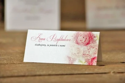 Winietki Ślubne | Piękne różowe piwonie z listkami