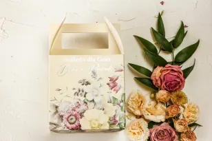 Cremige quadratische Glamour-Hochzeitstortenbox mit zartem Vintage-Bouquet