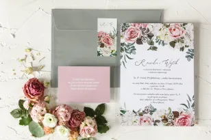 Rosa Hochzeitseinladungen mit Rosen und zarten weißen Hortensien und grünen Zweigen