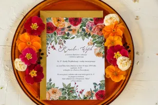 Hochzeitseinladungen mit orangefarbenen und magentafarbenen Rosen, leuchtenden, lebendigen Farben, ergänzt durch einen goldenen,