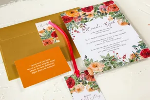 Zaproszenia ślubne z pomarańczowymi i amarantowymi różami, jasne żywe kolory uzupełnione złotą, perłową kopertą