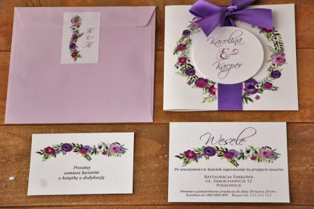 Zaproszenie ślubne z kokardą i kolorową kopertą - Akwarele nr 11 - Fioletowe kwiaty