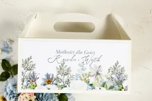 Podziękowanie dla gości weselnych, prostokątne pudełka na ciasto z delikatnym, pastelowym motywem białych róż