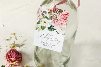 Eleganckie Zawieszki na Alkohol z kwiatowym motywem | Naklejki na wódkę weselną