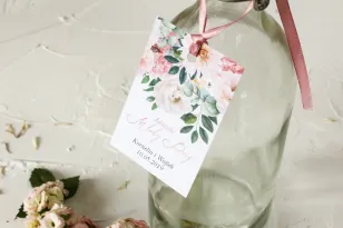 Rosa Hochzeitsflaschenanhänger mit rosa Pfingstrosen und Dahlien