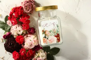 Świeczki - Podziękowania dla gości weselnych, etykieta z bordowymi daliami i pastelowymi różami