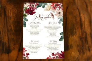 Hochzeitstischplan im rustikalen Stil mit burgunderfarbenen und burgunderfarbenen afrikanischen Gänseblümchen