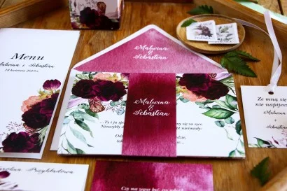 Próbka - Kwiatowe zaproszenia ślubne z burgundowymi piwoniami