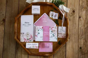 Ein Set mit Hochzeitseinladungen mit Danksagung für Gäste und Hochzeitsaccessoires - Rozalia No. 4
