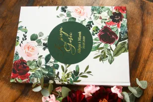 Weselna, ślubna Księga Gości ze złotymi napisami. Grafika w stylu glamour z burgundowymi i bordowymi piwoniami